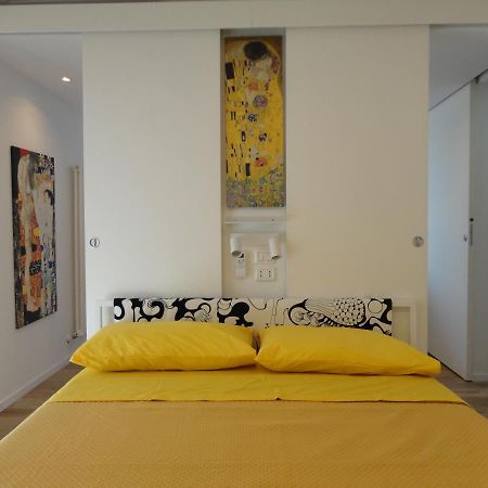 Casa Klimt Vicinissima Al Mare Parcheggio Privato Gratuito Se Disponibile Leilighet Pescara Eksteriør bilde